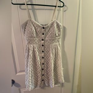 Off white sweetheart neckline lace mini dress